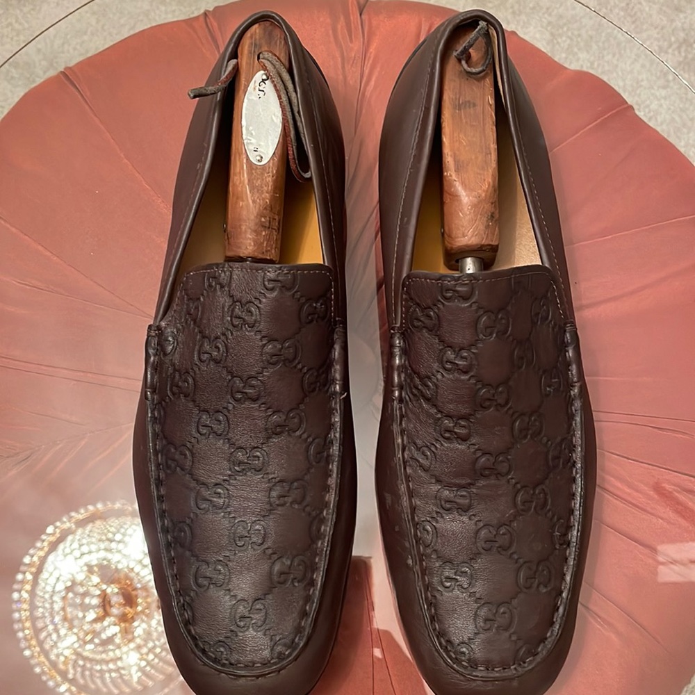 Gucci Loafers for men. Made with the highest quality leather in size 11.
